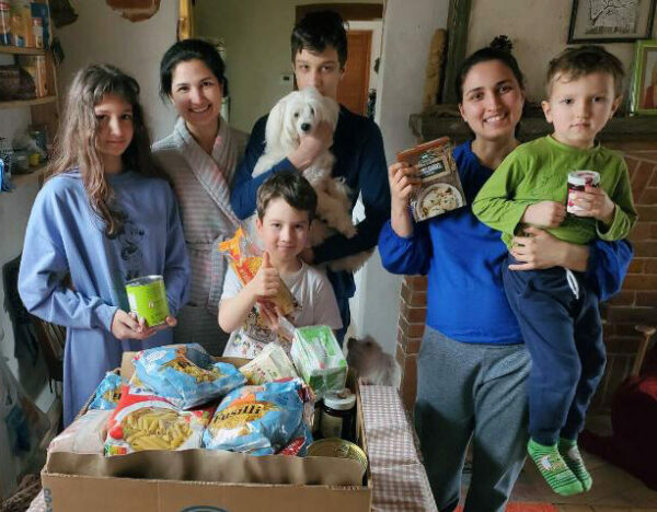 Unsere Hilfsgüter erreichen eine ukrainische Familie