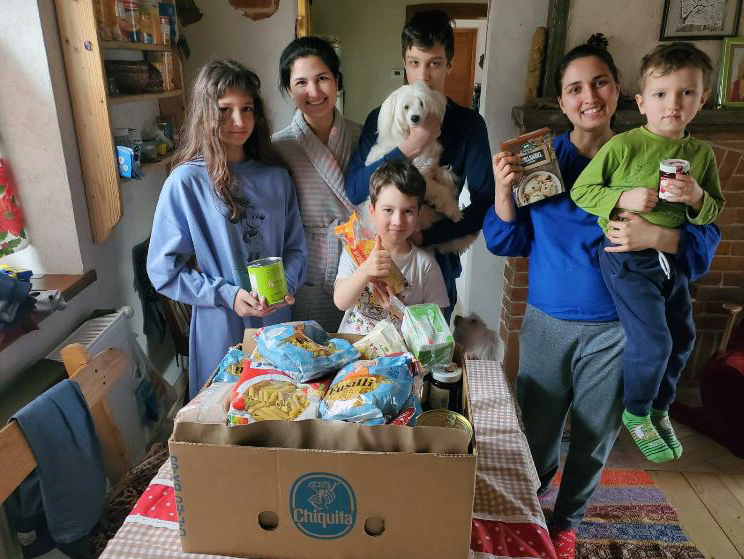 Unsere Hilfsgüter erreichen eine ukrainische Familie