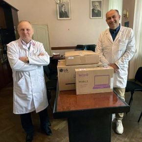 Hochwertiges medizinisches Gerät wird an ein Krankenhaus in Lemberg übergeben - Ukrainehilfe | Köln