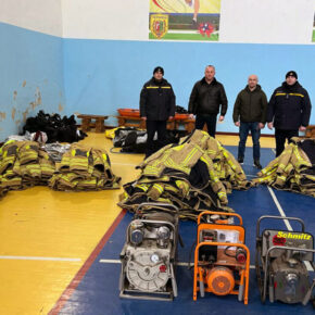 Große Materialspende der Feuerwehr Wesseling erreicht die ukrainischen Kollegen in Czernowitz - Ukrainehilfe | Köln