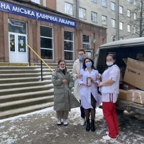 Medikamente erreichen Krankenhaus - Ukrainehilfe | Köln