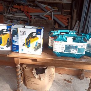 Schweißgeräte und Werkzeugkoffer für eine Werkstatt nahe Bachmut - Ukrainehilfe | Köln
