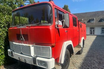 Spendenübergabe eines historischen Feuerwehrfahrzeugs zur Brandbekämpfung in der Ukraine Spendenübergabe eines historischen Feuerwehrfahrzeugs zur Brandbekämpfung in der Ukraine - Ukrainehilfe | Köln