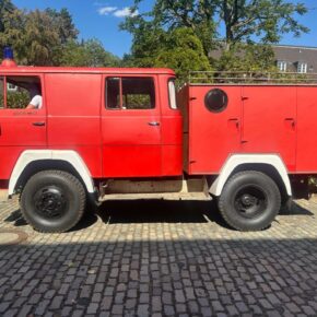 Spendenübergabe eines historischen Feuerwehrfahrzeugs zur Brandbekämpfung in der Ukraine Spendenübergabe eines historischen Feuerwehrfahrzeugs zur Brandbekämpfung in der Ukraine - Ukrainehilfe | Köln