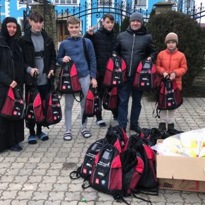 Übergabe der zu Weihnachten gesammelten Hilfsgüter an ukrainische Waisenkinder - Ukrainehilfe | Köln
