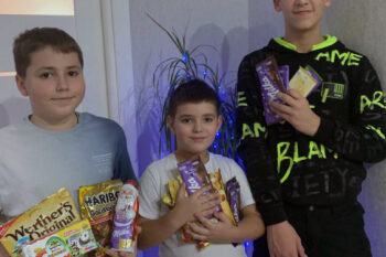 Ukrainische Waisenkinder freuen sich über ihre Weihnachtsgeschenke - Ukrainehilfe | Köln