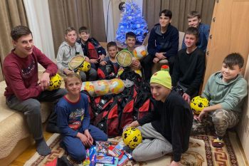 Ukrainische Waisenkinder freuen sich über ihre Geschenke aus der Weihnachtsaktion - Ukrainehilfe | Köln