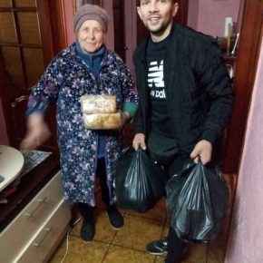 Hausbesuch bei einer älteren Dame in Czernowitz - Ukrainehilfe | Köln